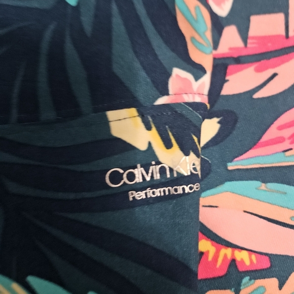 Calvin Klein Performance tropical print moisture wicking cropped leggings! - Picture 4 of 9